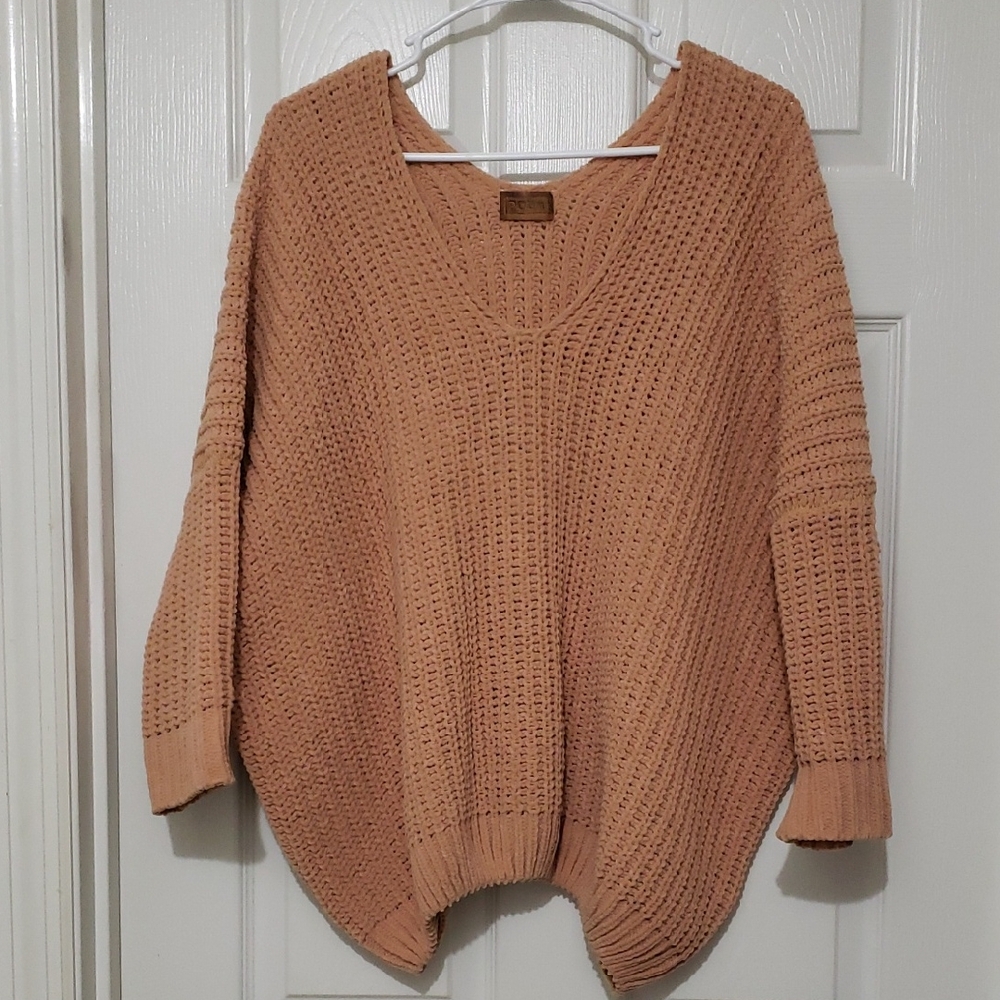 POL Women's V-Neck Sweater - Warm Tan
